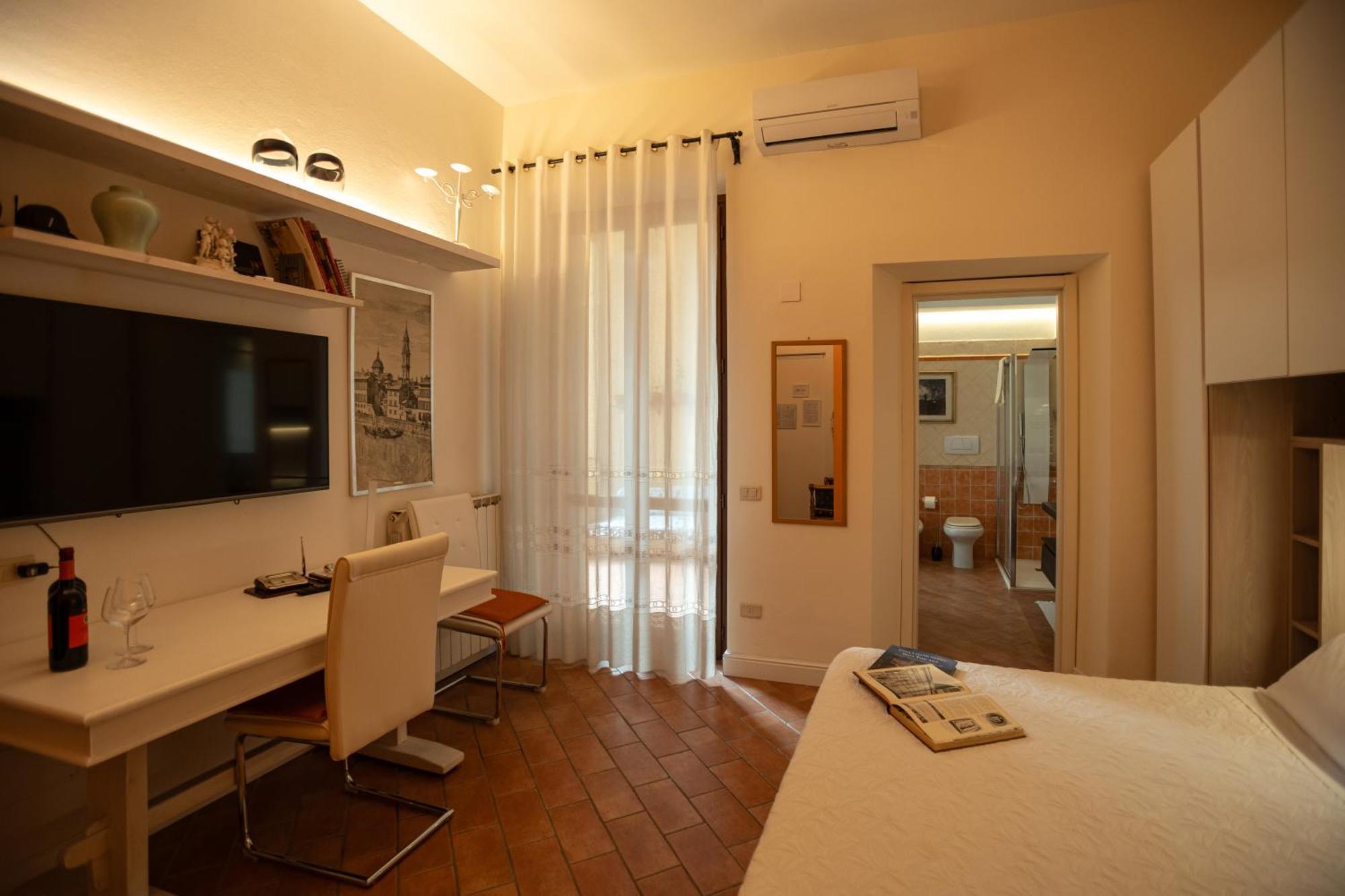 Indipendent Studio Apartment With Terrace - Parking Florence Exterior photo